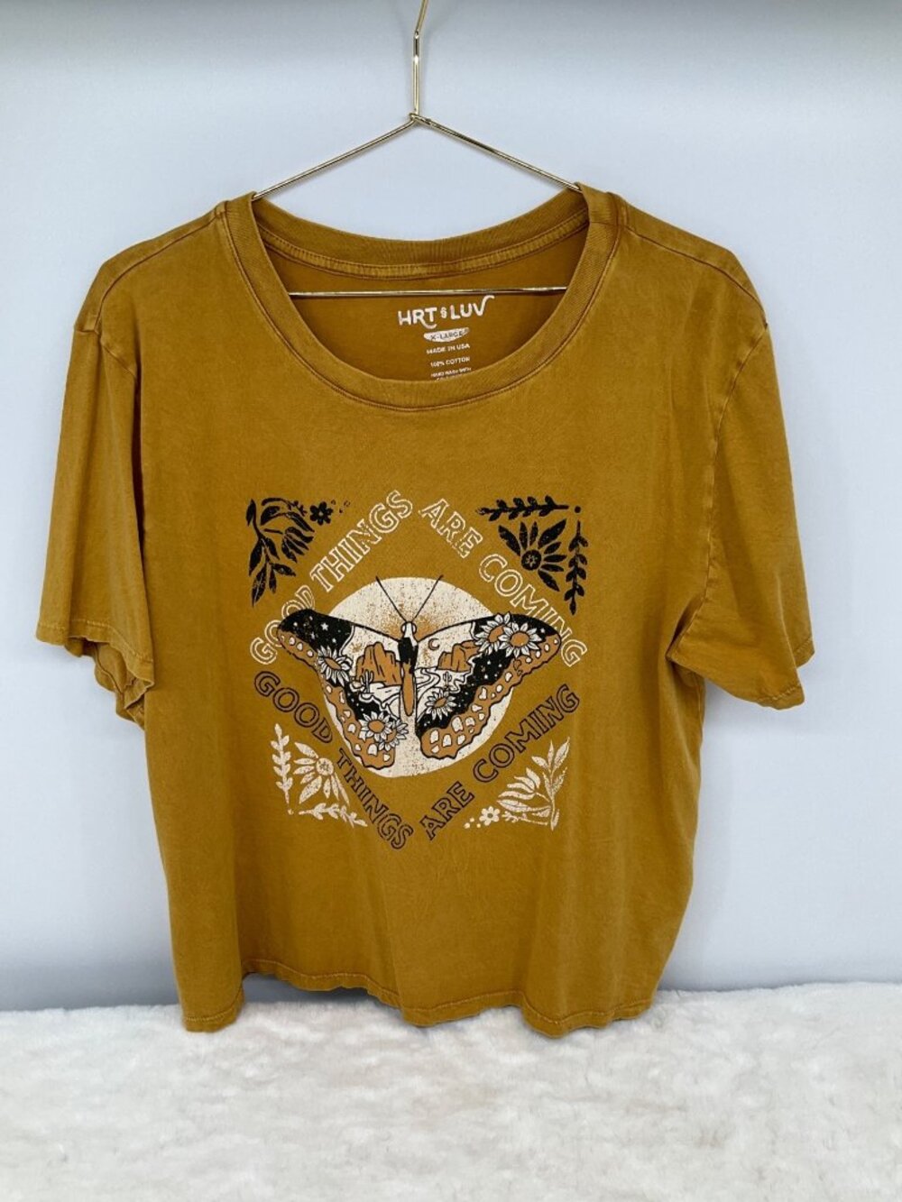 HRT & LUV size XL X-Large Short Sleeve Graphic Tee Good things are Coming Golden - Picture 2 of 7